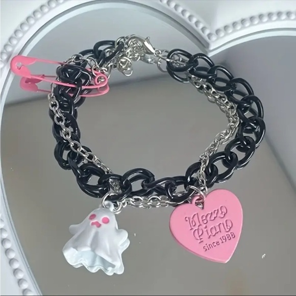 Women's Halloween Pink Ghost Bracelet Charm Chain Heart Toggle Closure - Picture 1 of 3